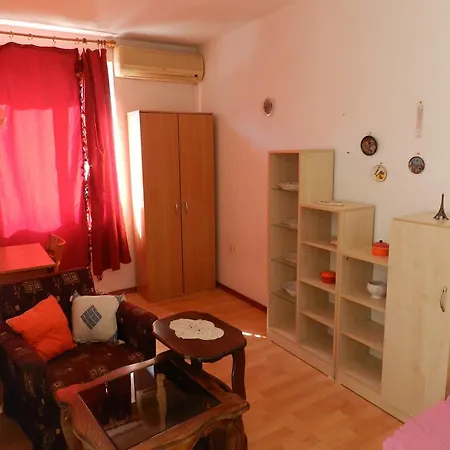 L.karavelov Str. Varna